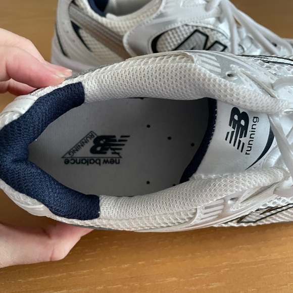 New Balance White and Navy 530 Shoes - Picture 7 of 12